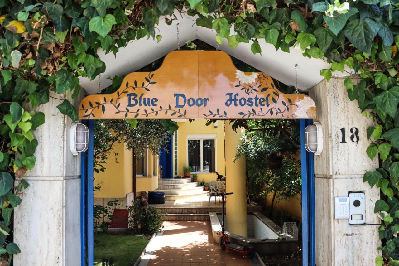 Blue Door Hostel Tirana Extérieur photo